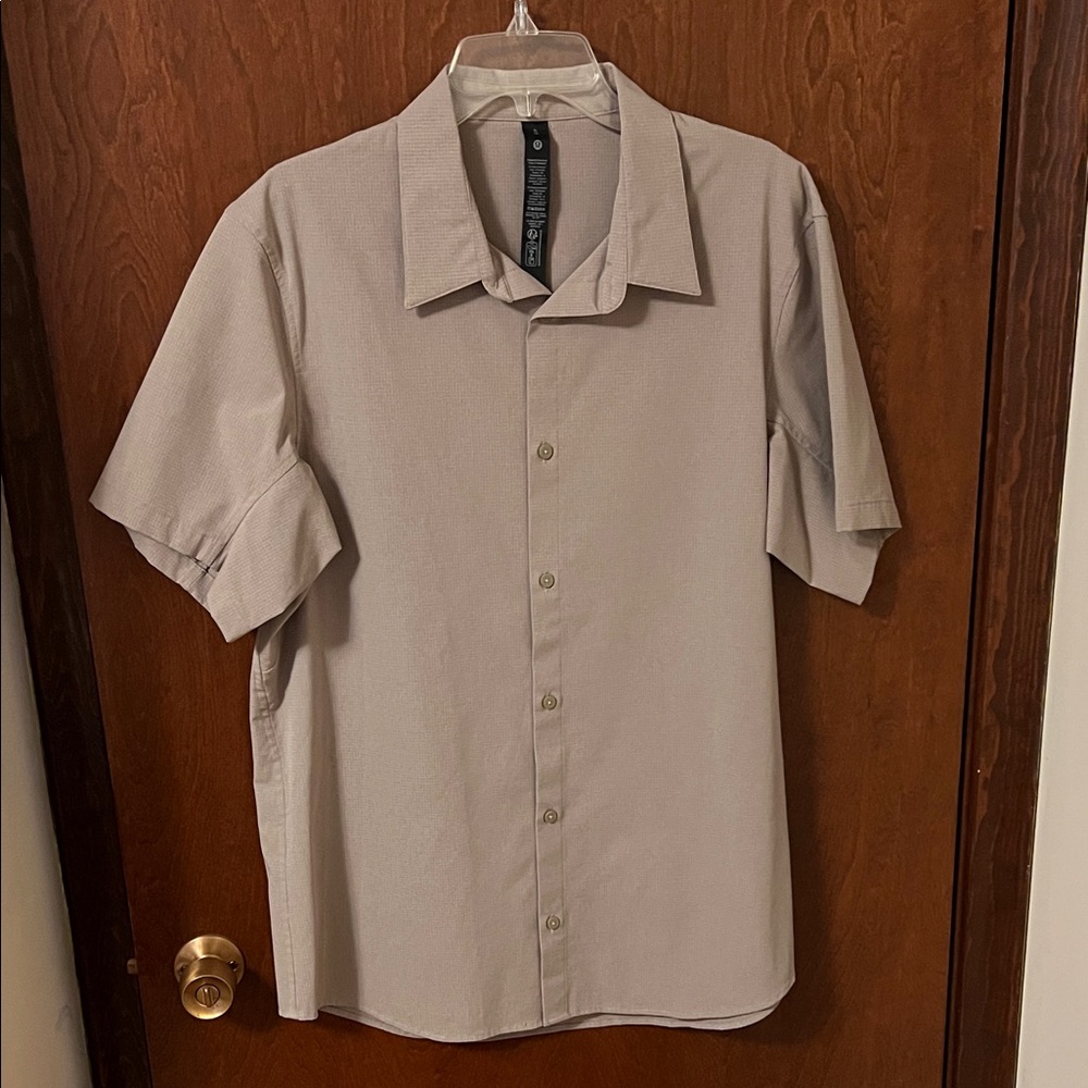 Lululemon Airing Easy Light Tan Short Sleeve Shirt Size XL worn once